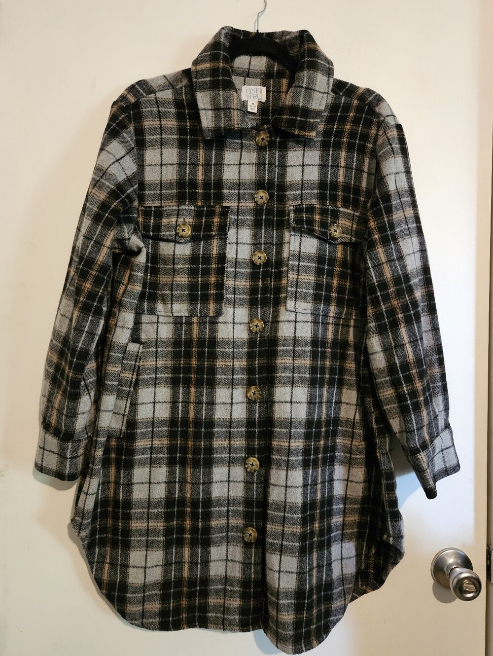 Time and Tru Women’s Medium Black Gray Orange Plaid Longline Flannel Jacket